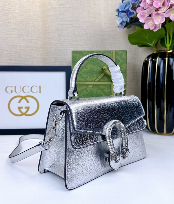 激安グッチバッグコピー背面デザイン